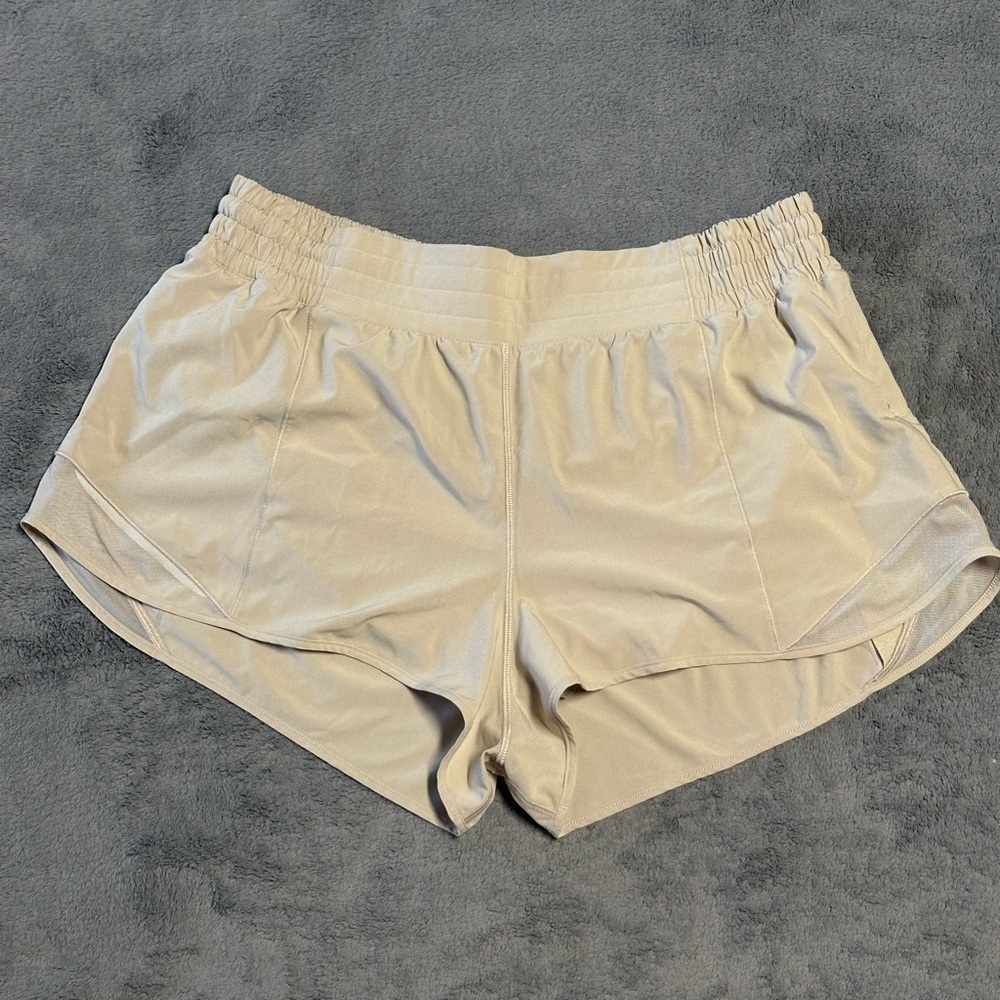 Lululemon Hotty Hot High-Rise Lined Short 2.5